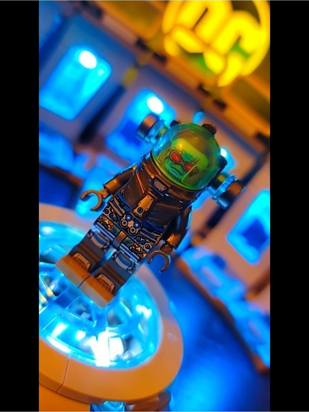 Batman Mr Freeze Minifigure Lego Compatible